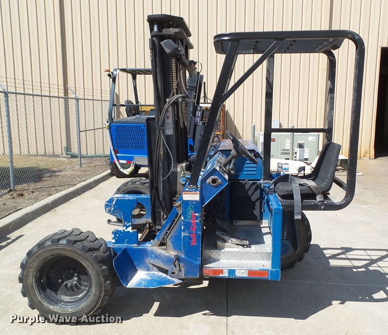 image for item DF0793 1997 Tail Gator 5000AWD forklift