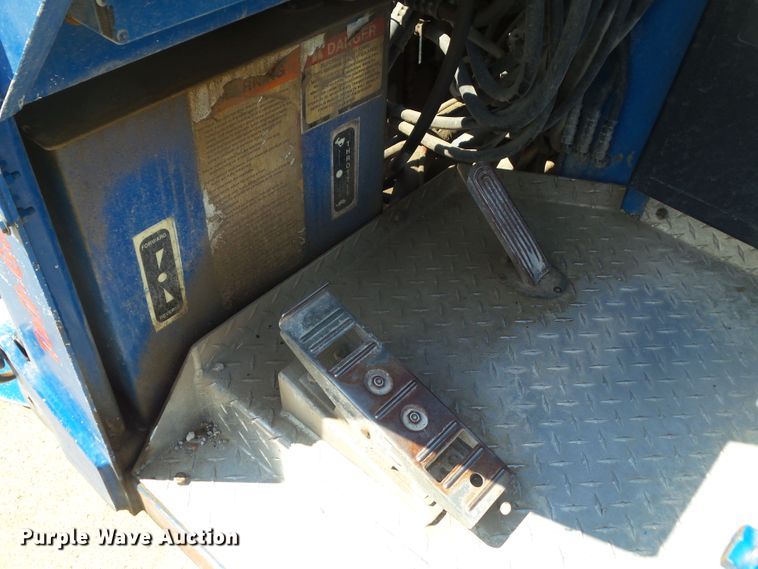 image for item DF0793 1997 Tail Gator 5000AWD forklift