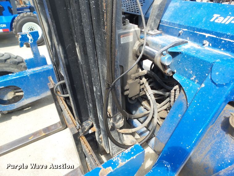 image for item DF0793 1997 Tail Gator 5000AWD forklift