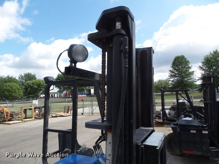 image for item DF0793 1997 Tail Gator 5000AWD forklift