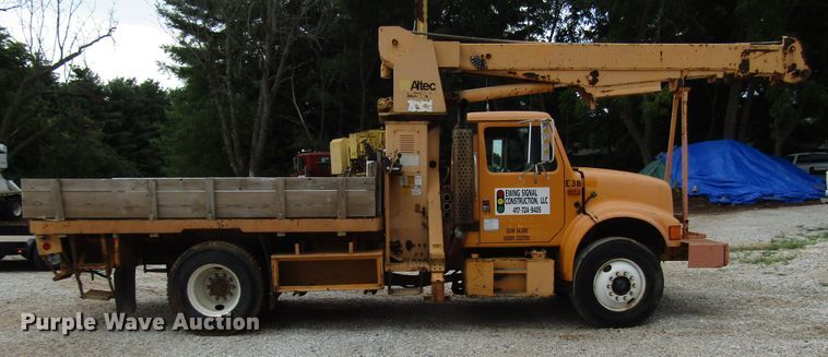 image for item DG1357 1990 International 4900 crane truck