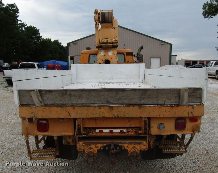 image for item DG1357 1990 International 4900 crane truck