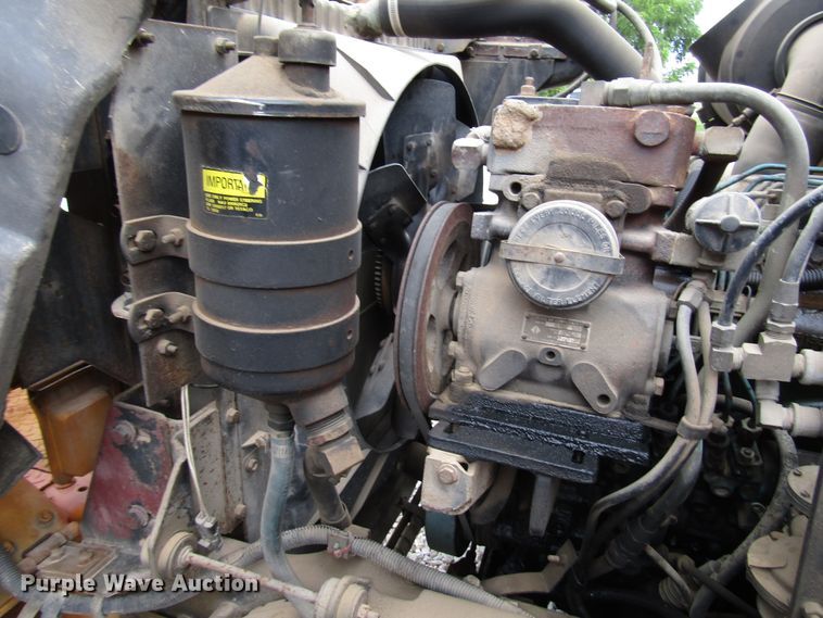 image for item DG1357 1990 International 4900 crane truck