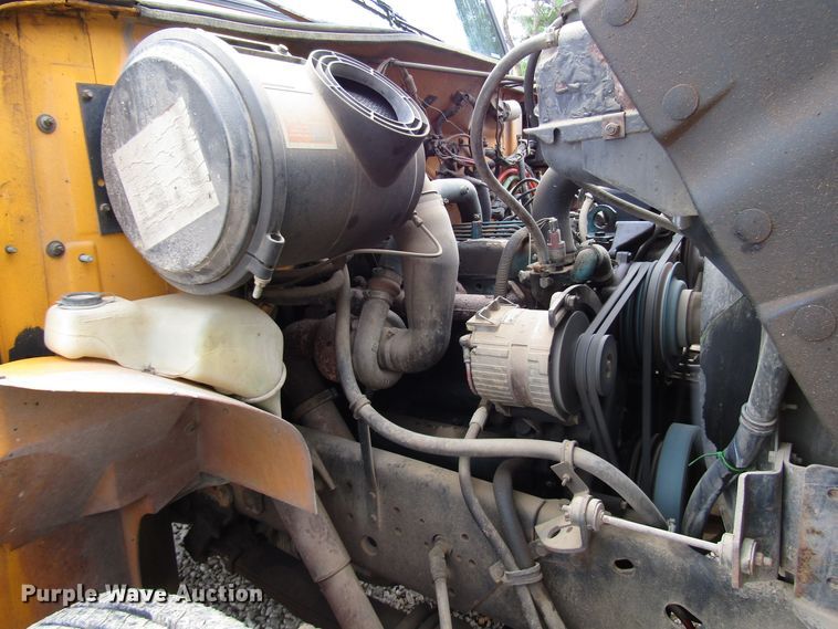 image for item DG1357 1990 International 4900 crane truck