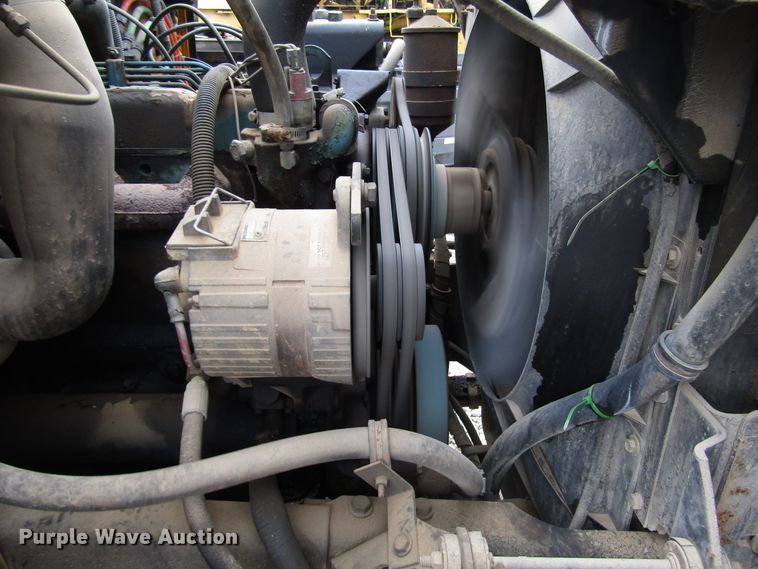 image for item DG1357 1990 International 4900 crane truck