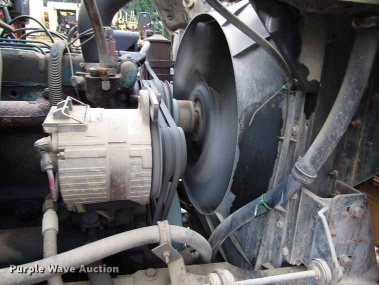 image for item DG1357 1990 International 4900 crane truck