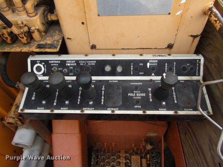 image for item DG1357 1990 International 4900 crane truck