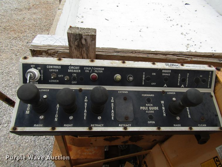 image for item DG1357 1990 International 4900 crane truck