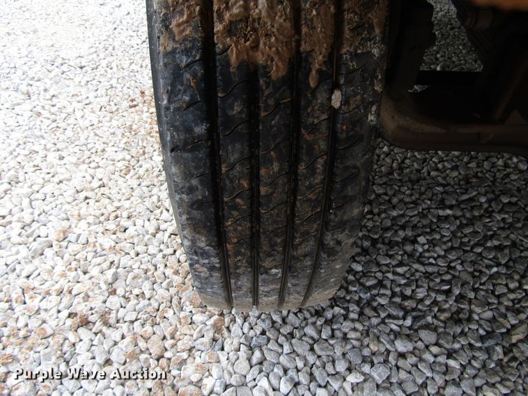 image for item DG1357 1990 International 4900 crane truck