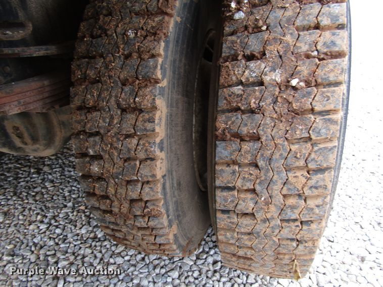 image for item DG1357 1990 International 4900 crane truck