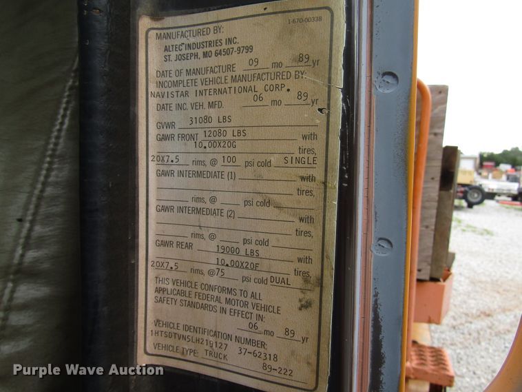 image for item DG1357 1990 International 4900 crane truck