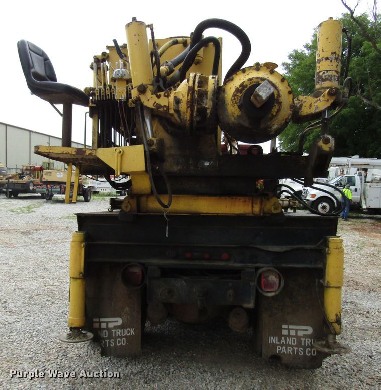image for item DG1358 1973 International Paystar 5000 pressure digger truck