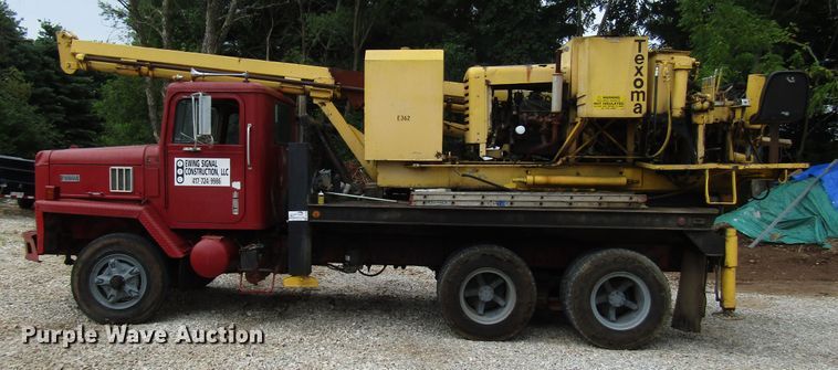 image for item DG1358 1973 International Paystar 5000 pressure digger truck