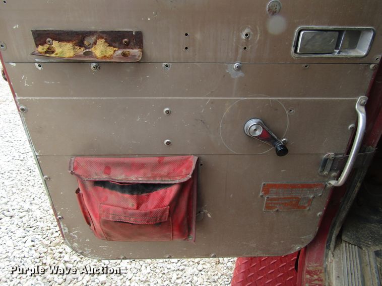 image for item DG1358 1973 International Paystar 5000 pressure digger truck