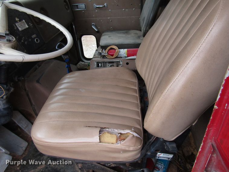 image for item DG1358 1973 International Paystar 5000 pressure digger truck