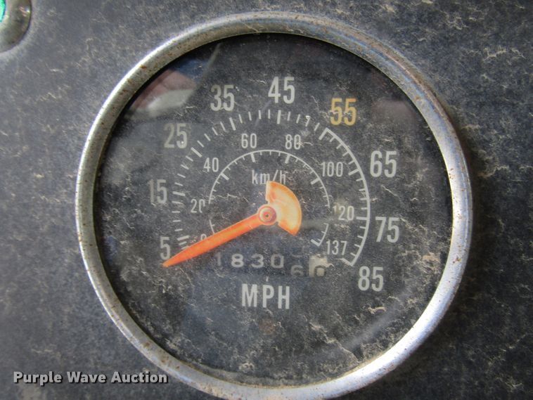 image for item DG1358 1973 International Paystar 5000 pressure digger truck