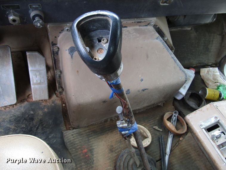 image for item DG1358 1973 International Paystar 5000 pressure digger truck