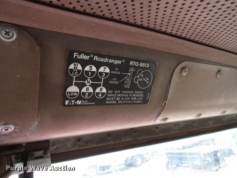 image for item DG1358 1973 International Paystar 5000 pressure digger truck