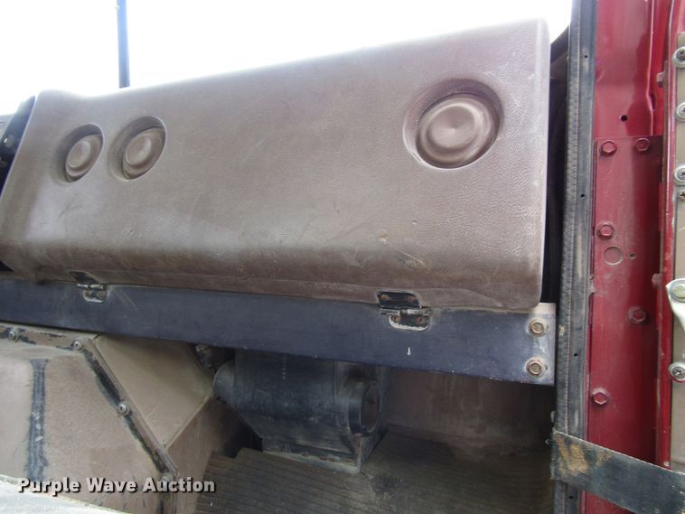 image for item DG1358 1973 International Paystar 5000 pressure digger truck