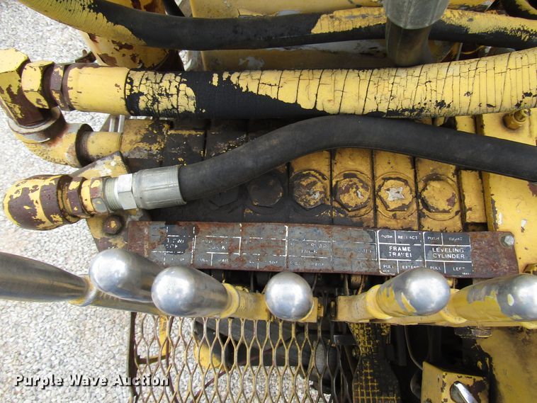 image for item DG1358 1973 International Paystar 5000 pressure digger truck