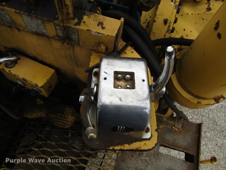 image for item DG1358 1973 International Paystar 5000 pressure digger truck