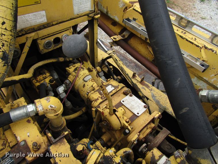 image for item DG1358 1973 International Paystar 5000 pressure digger truck