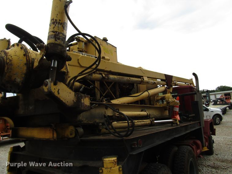 image for item DG1358 1973 International Paystar 5000 pressure digger truck