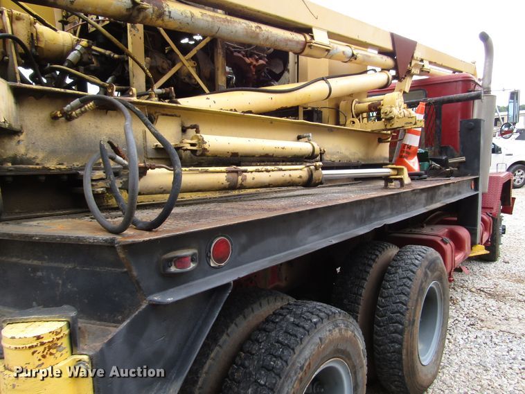 image for item DG1358 1973 International Paystar 5000 pressure digger truck