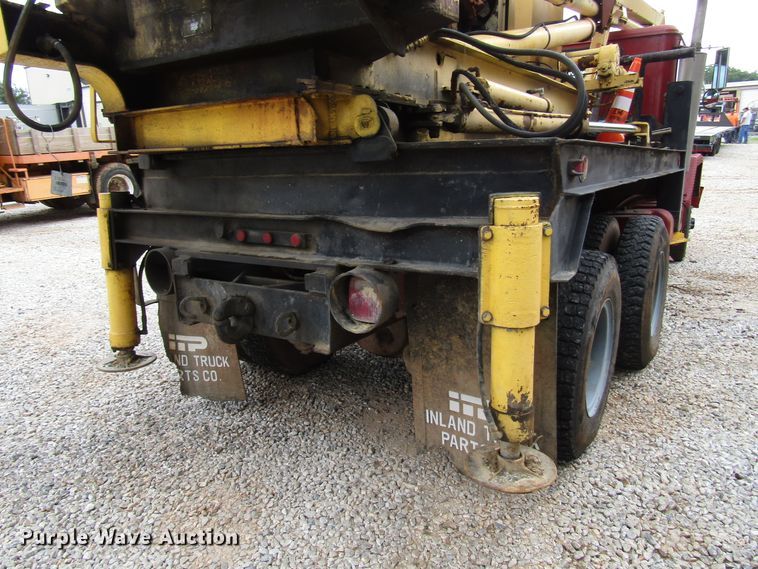 image for item DG1358 1973 International Paystar 5000 pressure digger truck