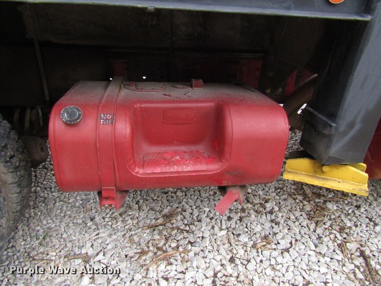 image for item DG1358 1973 International Paystar 5000 pressure digger truck