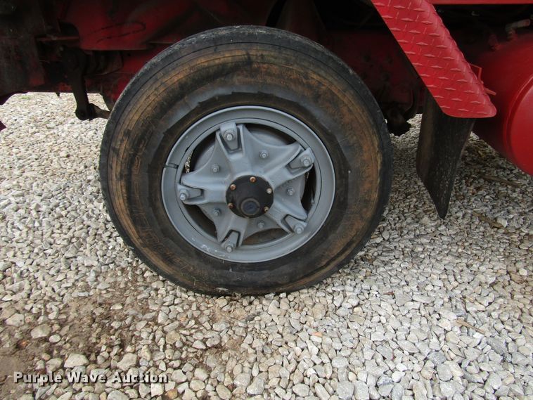 image for item DG1358 1973 International Paystar 5000 pressure digger truck