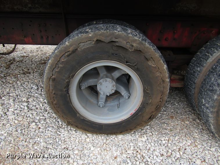 image for item DG1358 1973 International Paystar 5000 pressure digger truck