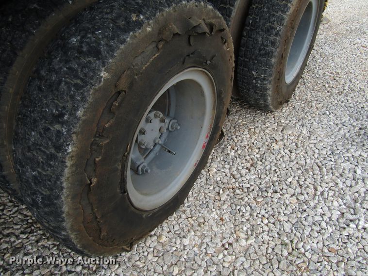 image for item DG1358 1973 International Paystar 5000 pressure digger truck