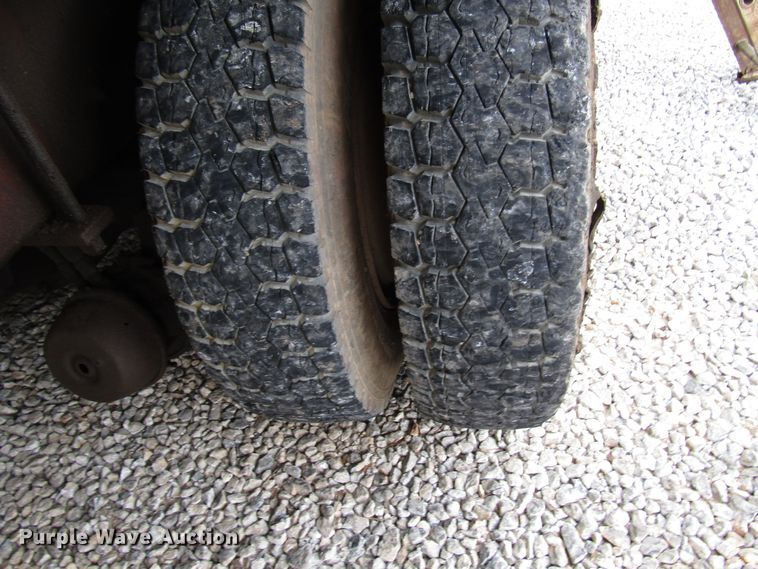 image for item DG1358 1973 International Paystar 5000 pressure digger truck