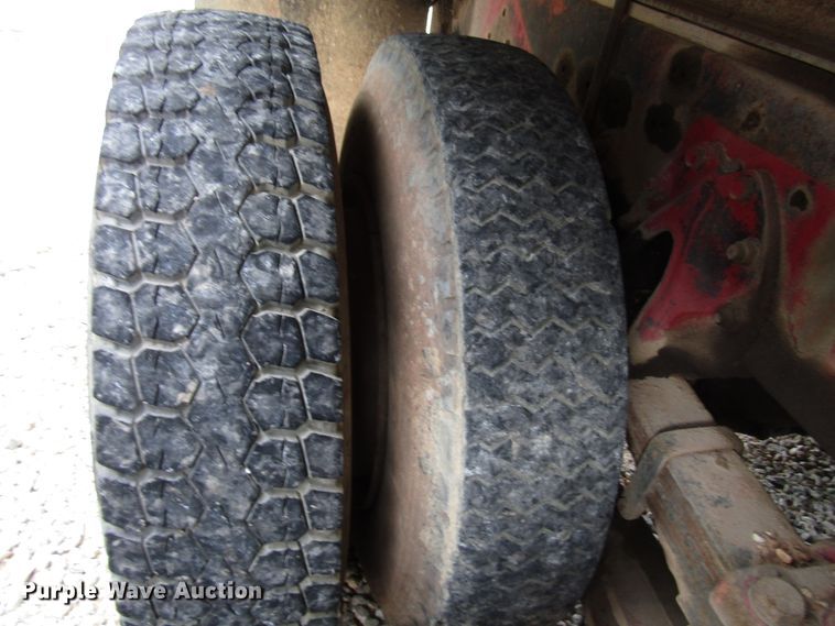 image for item DG1358 1973 International Paystar 5000 pressure digger truck