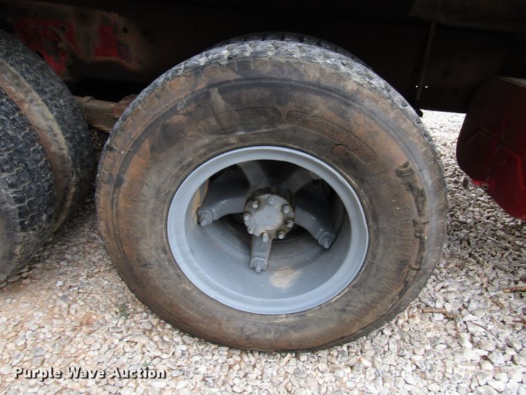 image for item DG1358 1973 International Paystar 5000 pressure digger truck