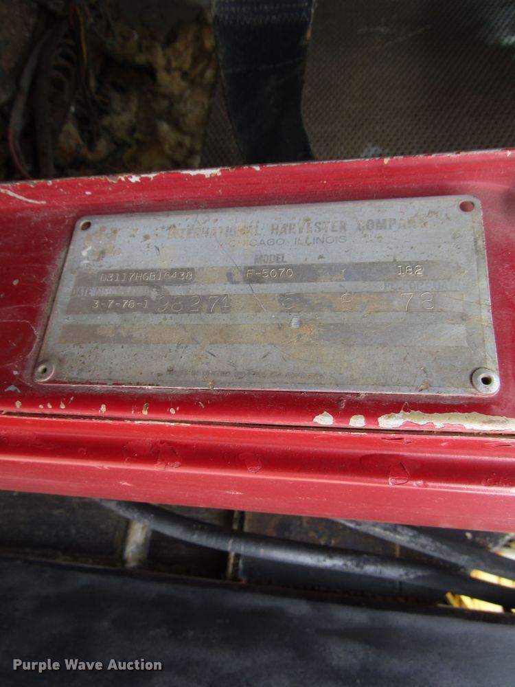 image for item DG1358 1973 International Paystar 5000 pressure digger truck