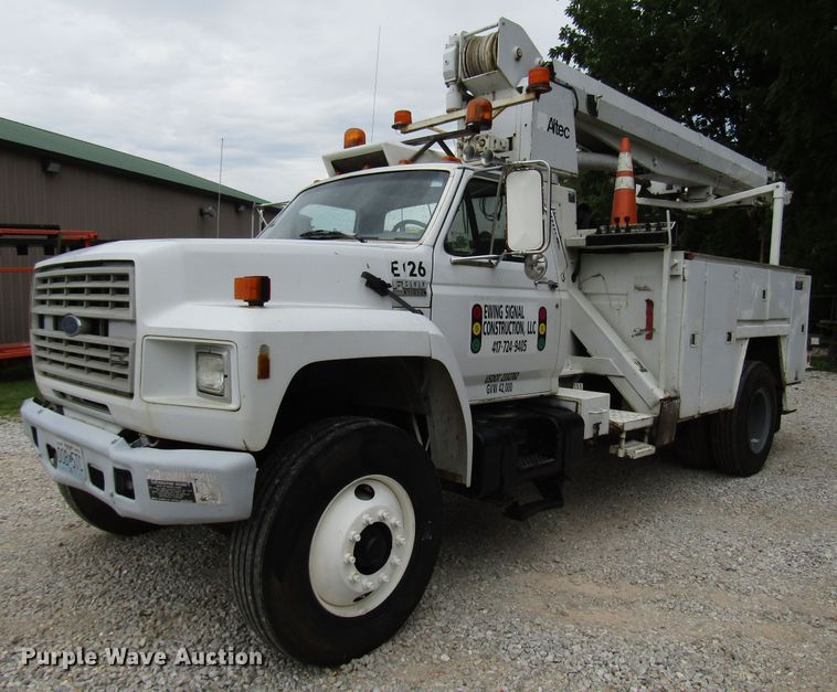 image for item DG1360 1991 Ford F800 digger derrick truck