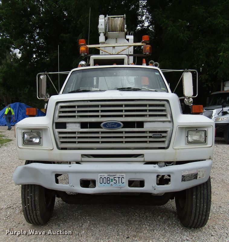 image for item DG1360 1991 Ford F800 digger derrick truck