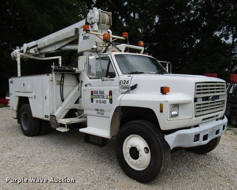 image for item DG1360 1991 Ford F800 digger derrick truck