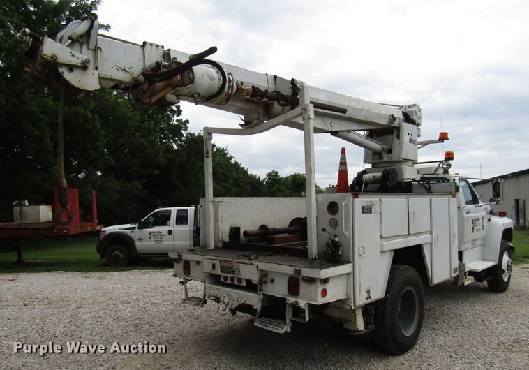image for item DG1360 1991 Ford F800 digger derrick truck