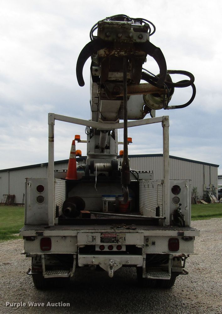 image for item DG1360 1991 Ford F800 digger derrick truck