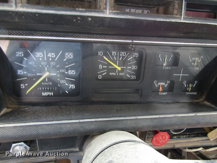 image for item DG1360 1991 Ford F800 digger derrick truck