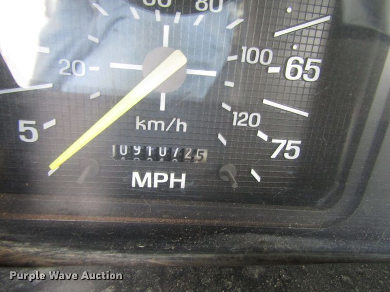 image for item DG1360 1991 Ford F800 digger derrick truck