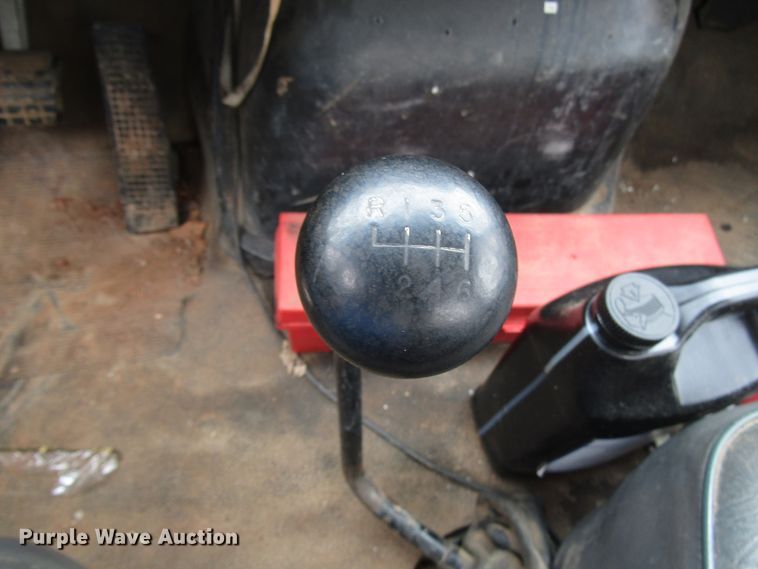 image for item DG1360 1991 Ford F800 digger derrick truck