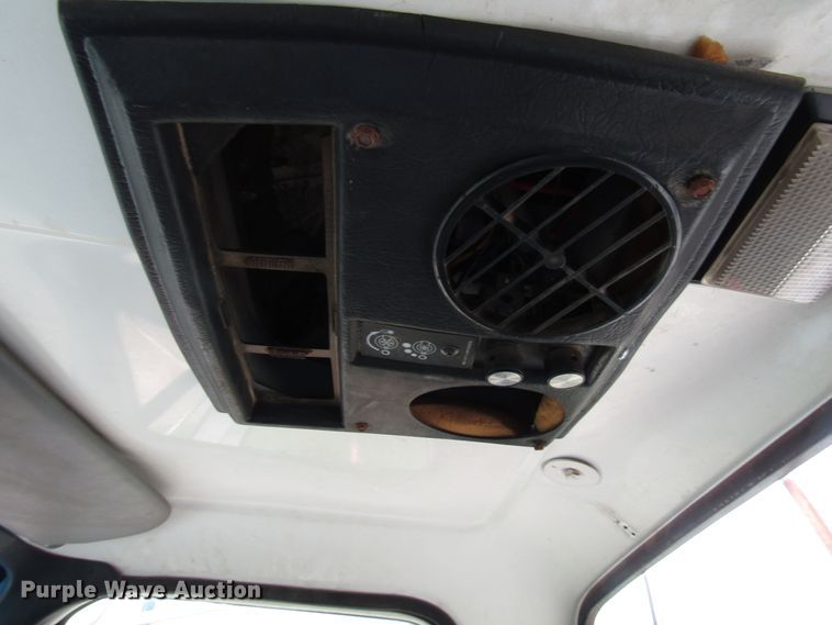 image for item DG1360 1991 Ford F800 digger derrick truck