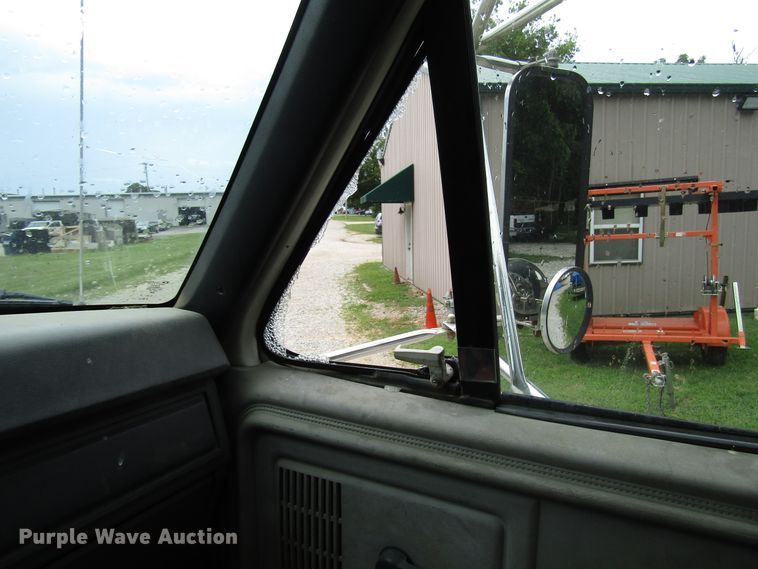 image for item DG1360 1991 Ford F800 digger derrick truck