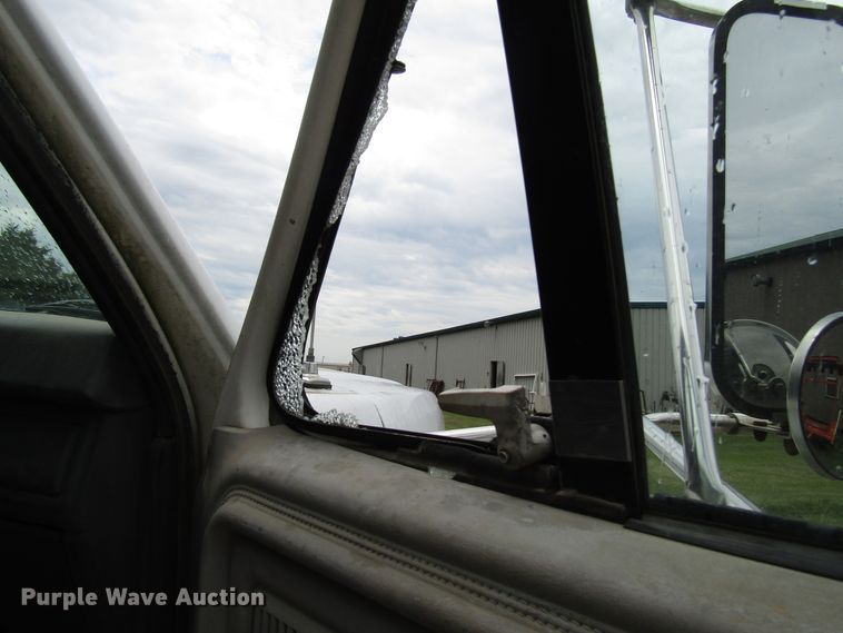 image for item DG1360 1991 Ford F800 digger derrick truck