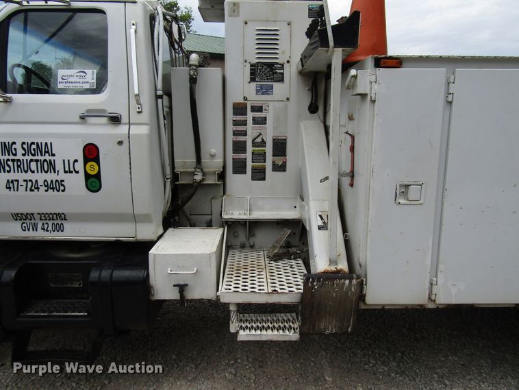 image for item DG1360 1991 Ford F800 digger derrick truck