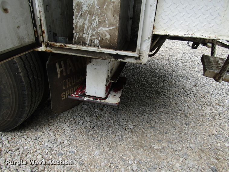 image for item DG1360 1991 Ford F800 digger derrick truck